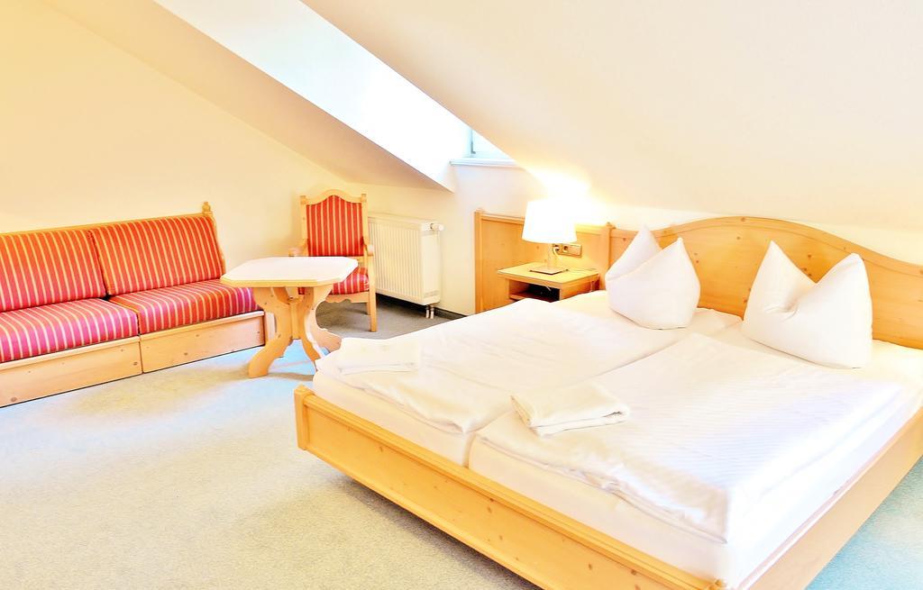 Hotel Alttolkewitzer Hof Дрезден Екстериор снимка