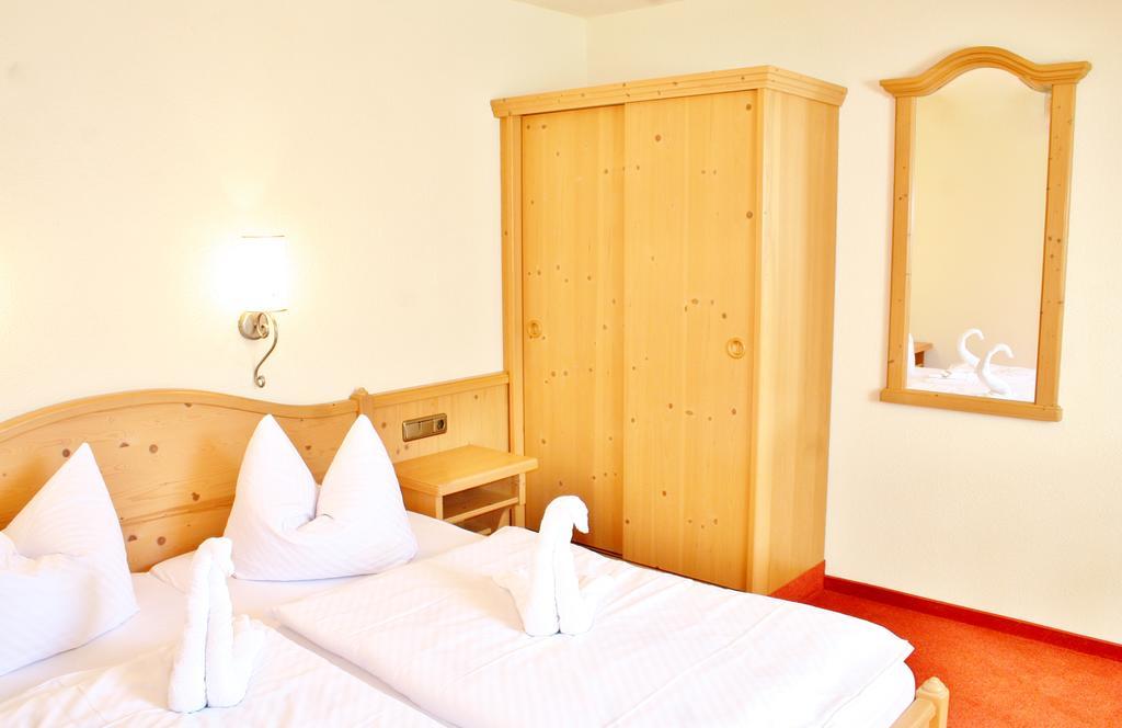 Hotel Alttolkewitzer Hof Дрезден Екстериор снимка