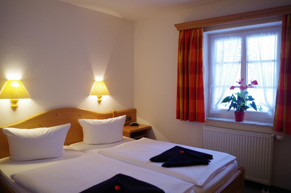 Hotel Alttolkewitzer Hof Дрезден Екстериор снимка