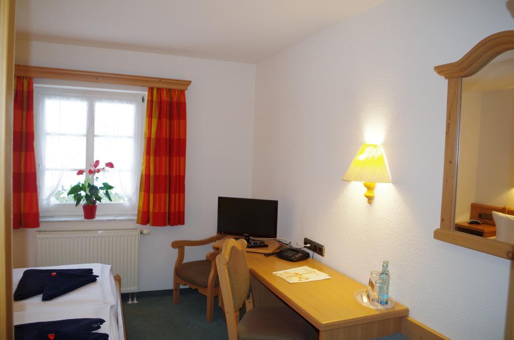 Hotel Alttolkewitzer Hof Дрезден Екстериор снимка