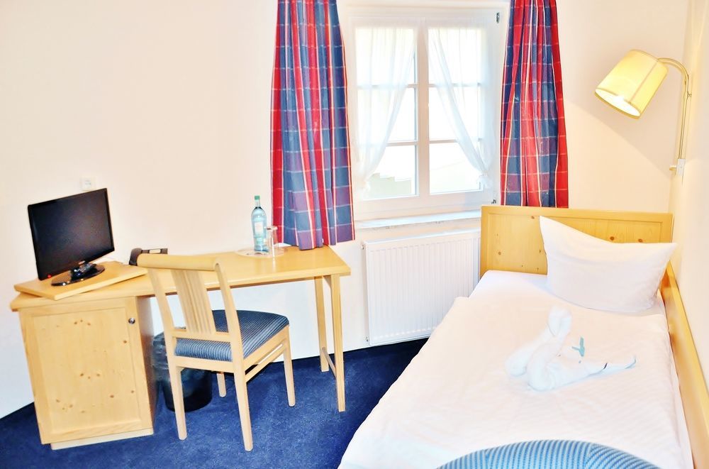 Hotel Alttolkewitzer Hof Дрезден Екстериор снимка