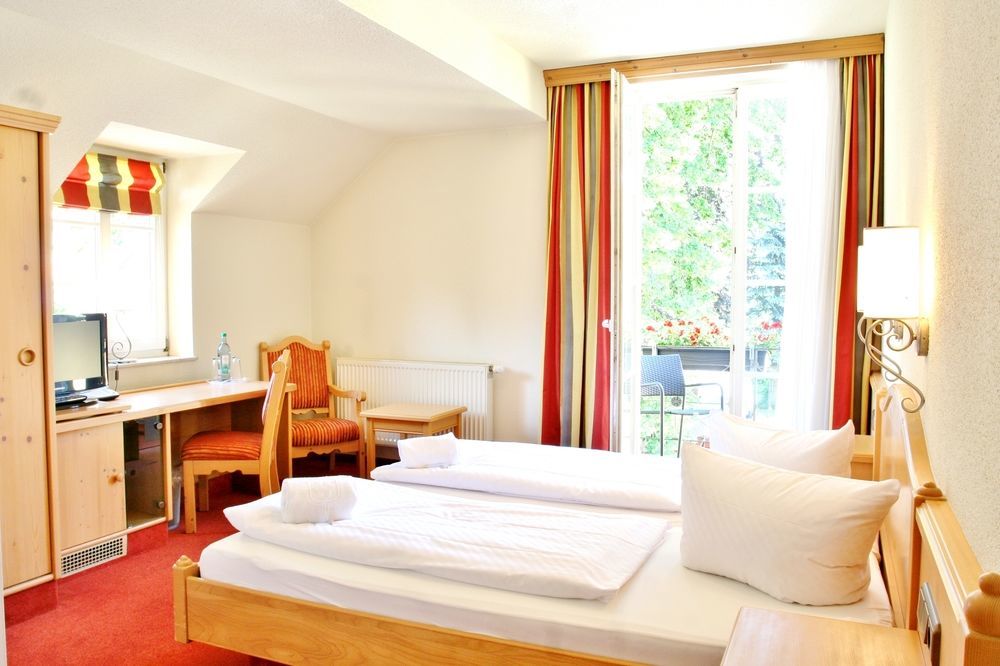 Hotel Alttolkewitzer Hof Дрезден Екстериор снимка