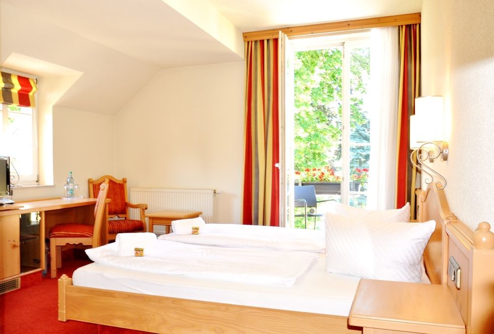 Hotel Alttolkewitzer Hof Дрезден Екстериор снимка