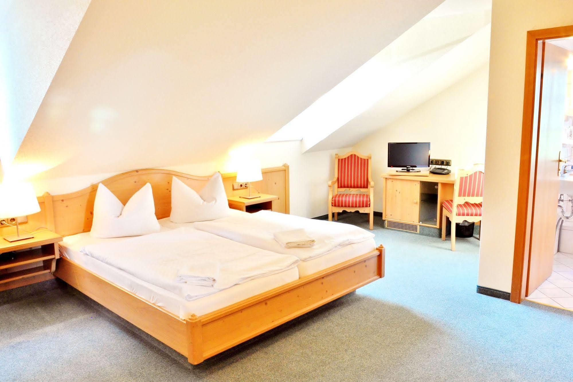 Hotel Alttolkewitzer Hof Дрезден Екстериор снимка