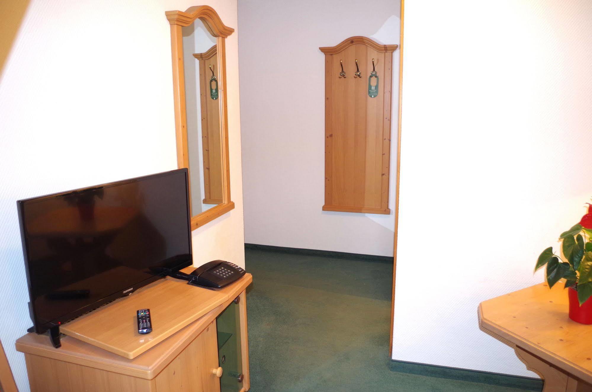 Hotel Alttolkewitzer Hof Дрезден Екстериор снимка